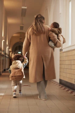 Jollein Boucle Biscuit Rugtasje 057-591-66067 -Kinderwagen Winkel jollein boucle rugtasje 1 1