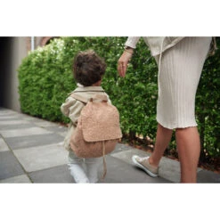 Jollein Boucle Biscuit Rugtasje 057-591-66067 -Kinderwagen Winkel jollein boucle rugzakje .1 1