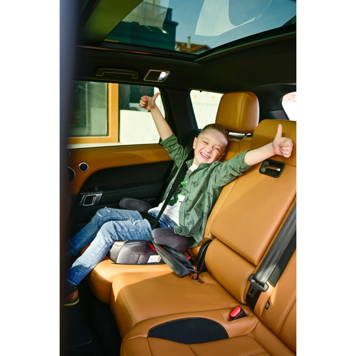 Lorelli Travel Luxe Black & Grey 15-36 Kg Isofix Booster 1007134-2339 5 Lorelli Travel Luxe Black & Grey 15-36 Kg Isofix Booster 1007134-2339 - Afbeelding 5