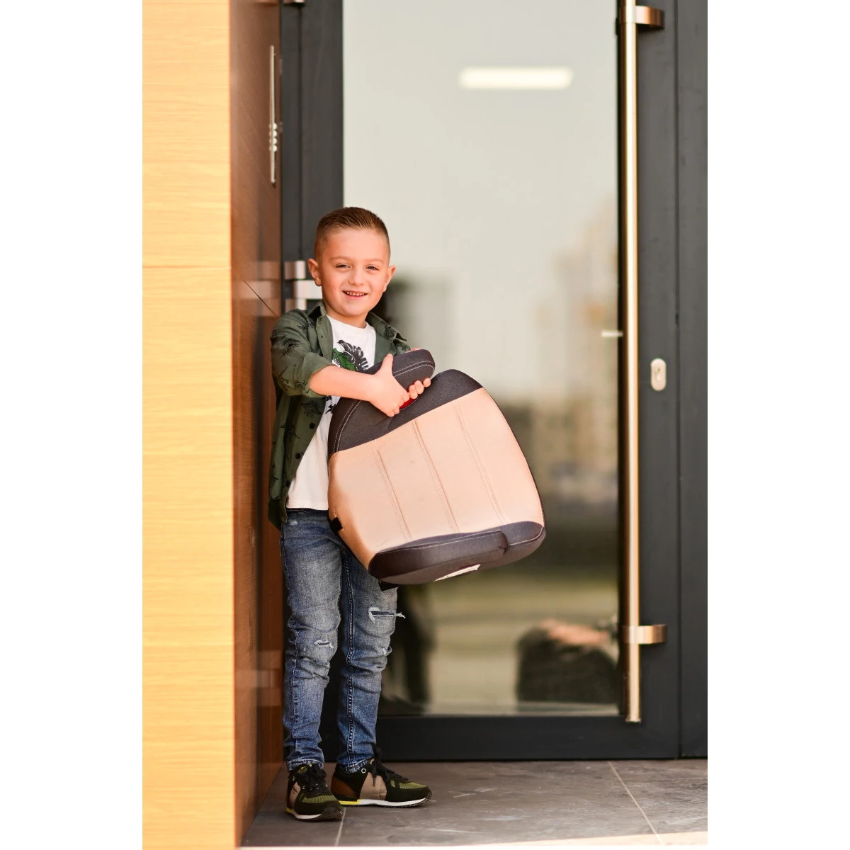 Lorelli Travel Luxe Black & Grey 15-36 Kg Isofix Booster 1007134-2339 6 Lorelli Travel Luxe Black & Grey 15-36 Kg Isofix Booster 1007134-2339 - Afbeelding 6