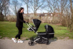 Ding Amigo Black/Silver Tweeling Kinderwagen Incl. 2 Autostoelen DI-191710 -Kinderwagen Winkel mamaloes di 191704 ding tandem stroller amigo lifestyle 06 2 1