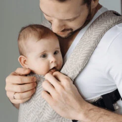 Zaffiro City Beige Leaves Ergonomische Draagzak 45394 9 Zaffiro City Beige Leaves Ergonomische Draagzak 45394 -Kinderwagen Winkel zaffiro city beige leaves ergonomische draagzak 3